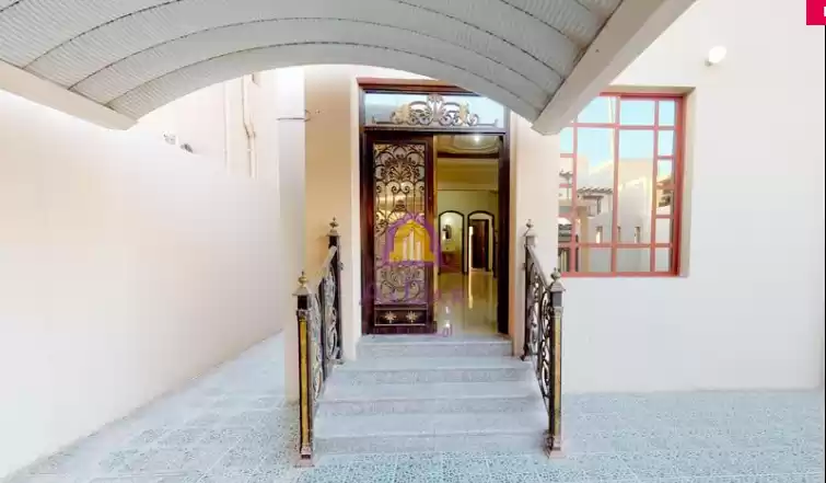 Résidentiel Propriété prête 5 chambres U / f Villa autonome  a louer au Al-Sadd , Doha #7656 - 1  image 